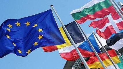 Люксембург угрожает Венгрии исключением из ЕС