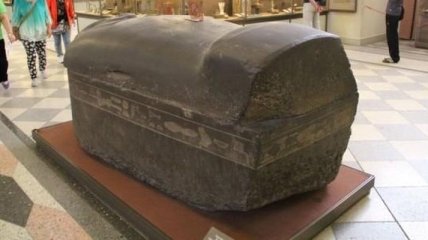 В монастыре обнаружили загадочные каменные саркофаги XII века 