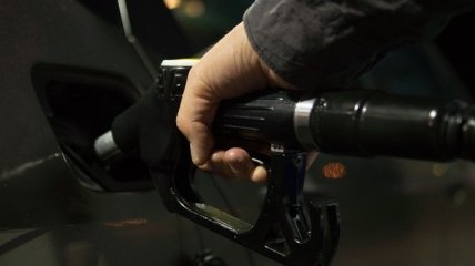 Владельцы авто в Украине стали меньше заправляться бензином
