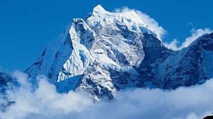 У вершины Эвереста обрушилась отвесная скала