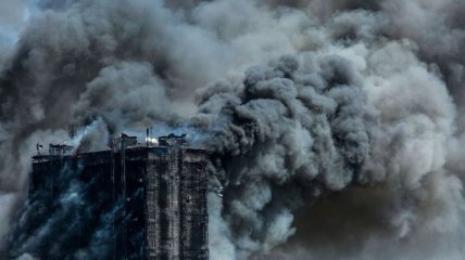 В Баку горит 16-этажный жилой дом: погибли минимум 16 человек