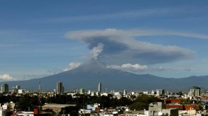 В Мексике проснулся самый активный в стране вулкан