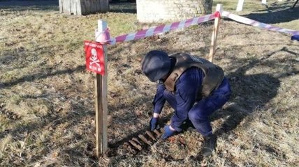 На Киевщине в детсаду нашли шесть мин Второй мировой: фото и видео