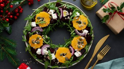 Салат с рукколой, апельсинами и сыром