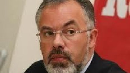 Табачник: школы в Украине закрывают законно