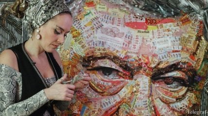 Украинская художница создала портрет Порошенко из оберток и снарядов
