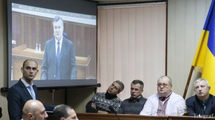 Янукович обратился к украинцам касательно отстранения его адвокатов