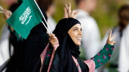 Саудовскому клирику запретили проповедовать из-за оскорбительных слов о женщинах