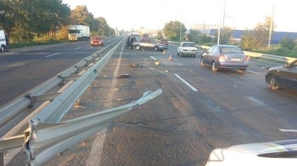 В Одесской области авто врезалось в отбойник, есть погибший