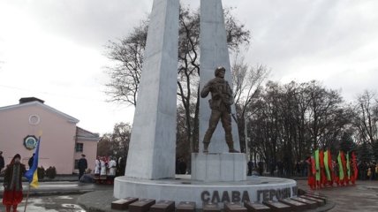 В Кривом Роге открыли первый монумент погибшим в боях на Донбассе