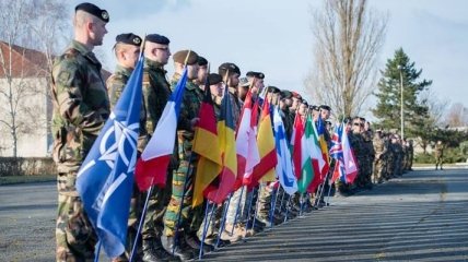 Пять стран НАТО проводят учения во Франции