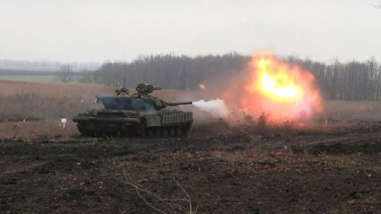 На Донбассе прошли танковые учения (Фото)