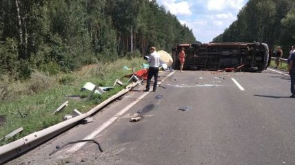 На Черниговщине перевернулся микроавтобус с гребцами: 8 человек пострадало 