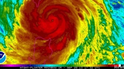 На Филиппинах бушует супертайфун "Усаги"  