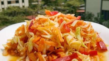 Салат из капусты и перца