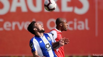 Футболист Порту получил жуткую травму во время пробития пенальти (Видео)