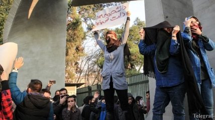 Антиправительственные протесты в Иране: погибло уже 20 человек