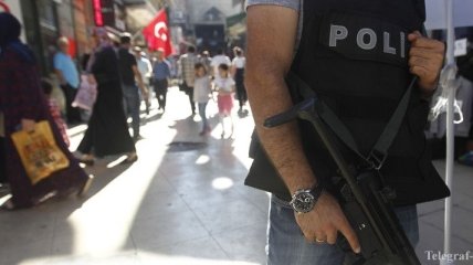 В Турции арестовали более 60 экс-офицеров полиции