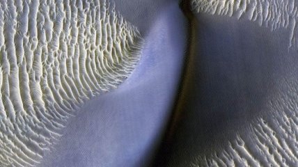 На Марсі вперше з моменту утворення помітили рух великих хвиль піску