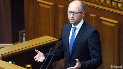 Яценюк задекларировал доходы за 2015 год