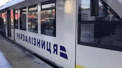 В УЗ отменили семь пригородных поездов на Прикарпатье