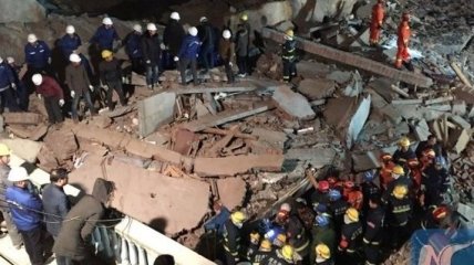 В Китае мощный оползень разрушил отель, есть жертвы