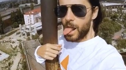 Джаред Лєто на вершині Рибальського мосту в Києві (Відео)