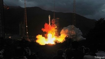 Китай запустил аппарат исследования Луны "Чанъэ-3"