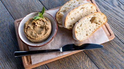 Паштет из куриной печени с салом (видео)