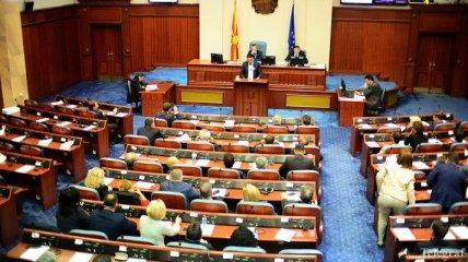Парламент Македонии отменил досрочные выборы 5 июня