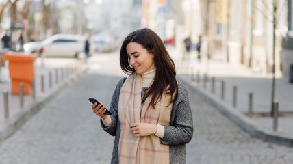 Будь-яка прогулянка буде приємною з улюбленим телефоном