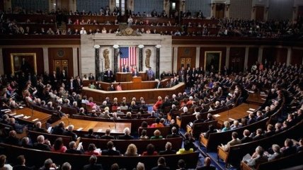 Конгрес США виділив 500 млрд доларів на порятунок економіки