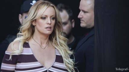 "Липовые" заявления: Суд отклонил иск порнозвезды Сторми Дэниелс против Трампа 