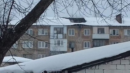 В оккупированной Макеевке из-за снега обрушилась крыша многоэтажного дома