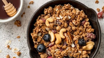 Гранола – идеальный вариант на завтрак
