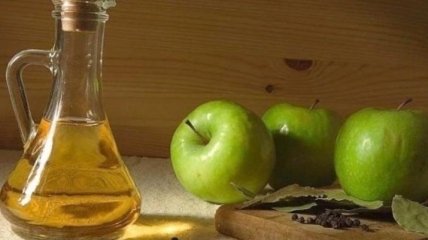 Вода с яблочным уксусом имеет много полезных свойств