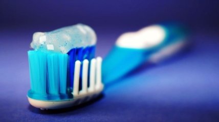 Медики сообщили, чем может быть опасна зубная паста