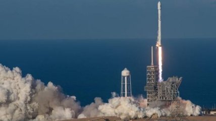 Новый ракетный двигатель SpaceX взорвался во время испытаний