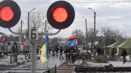 Порошенко прокомментировал блокаду ж/д путей на Донбассе