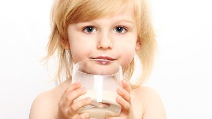 Сколько молока нужно пить детям?