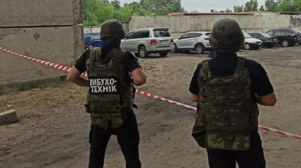 Покушение на сотрудника СБУ? На Луганщине под машиной правоохранителя нашли предмет, похожий на взрывчатку