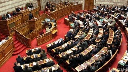 Парламент Греции принял меры по экономии бюджета