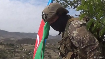 Прямая наводка и точный удар: Азербайджан показал новое видео уничтожения танков Армении в Карабахе