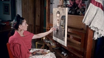 Редкие кадры: последние месяцы мексиканской художницы Фриды Кало (Фото)