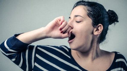 Ученые рассказали, почему зевота является заразной