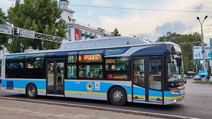 В найбільшому місті Казахстану зупинили громадський транспорт