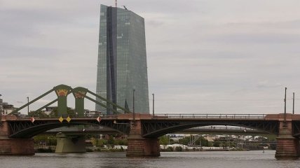 СМИ: ЕЦБ может снизить учетную ставку ниже ноля