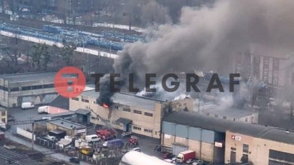 У столиці спалахнули склади