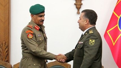 Полторак встретился с начальником Генерального штаба Вооруженных сил Кувейта