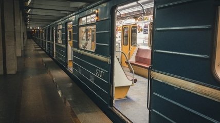 Поезд киевского метрополитена